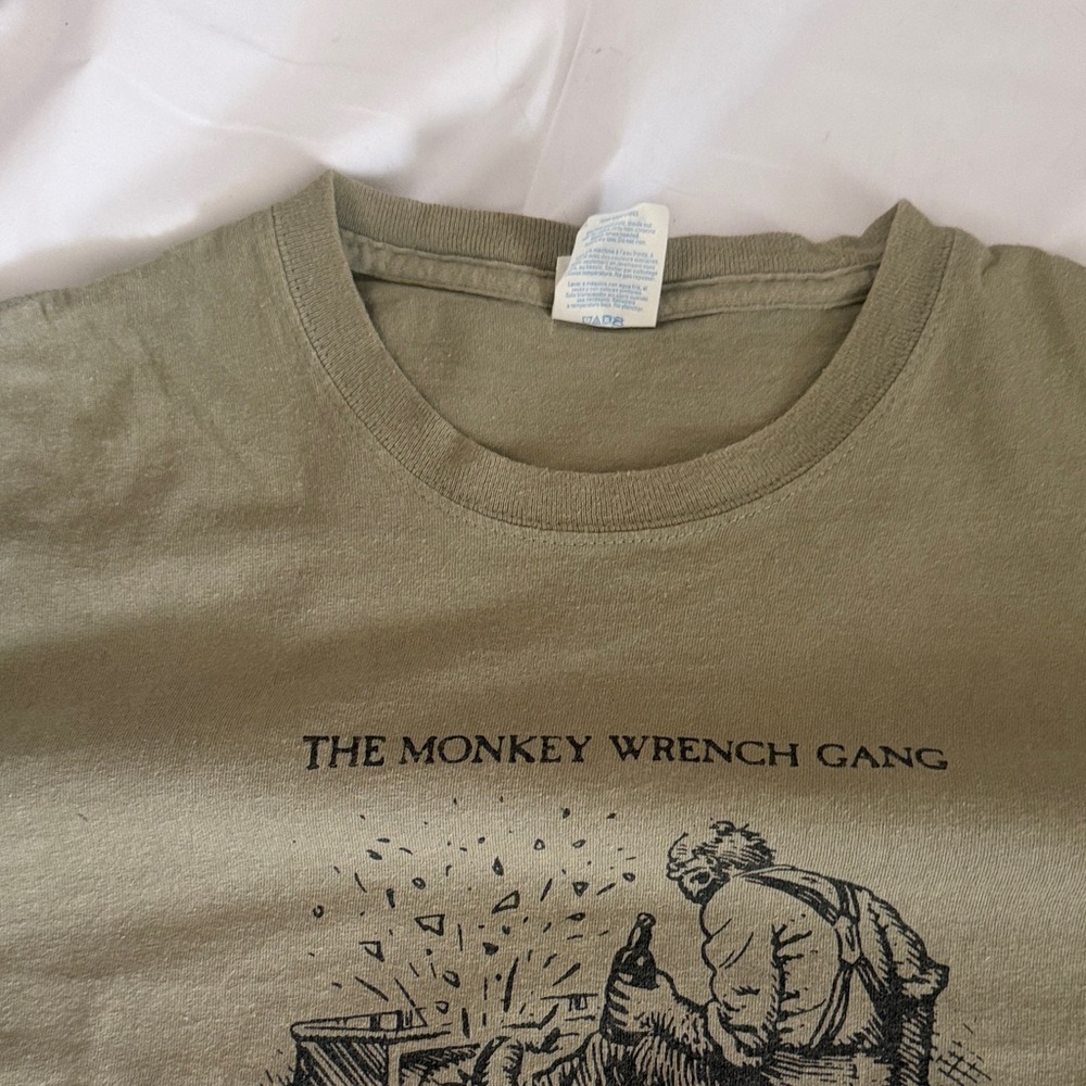 Port and Company Olive Green 'The Monkey Wrench Gang' Doc Sarvis Graphic Tee - Picture 6 of 7